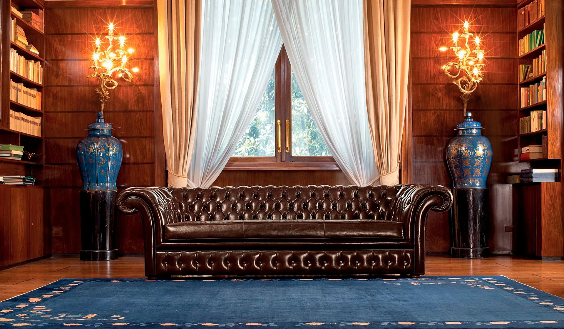 Стеганный диван Royal -итальянских и ведущих мировых брендов в Москве